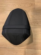 TRIUMPH STREET TRIPLE RS FROM VIN BF1297 OE PILLION SEAT T2311511 £206 TO £75