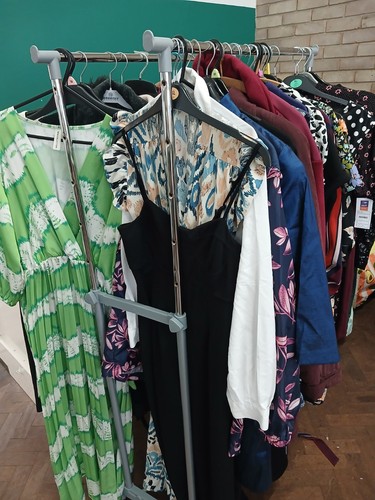 Women clothing bundle resell - women's,
