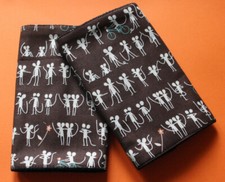 BABY CARRIER DRIBBLE/SUCK