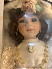 Leonardo Collection Porcelain Doll With Hag And Purse Boxed