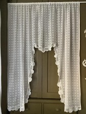 ~Gorgeous Vintage French Frilled Lace Net Window Panel~