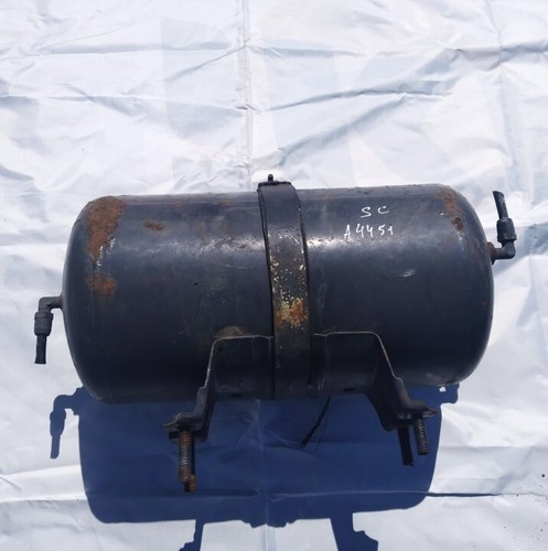 Vacuum air tank - ,
