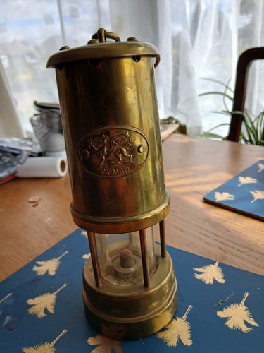 Vintage welsh cymru - vintage, brass
