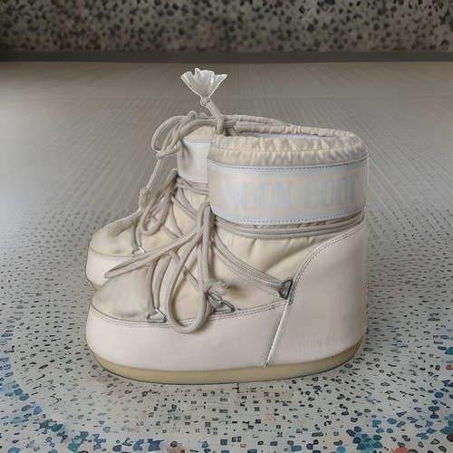 Moon boot icon low - moon,