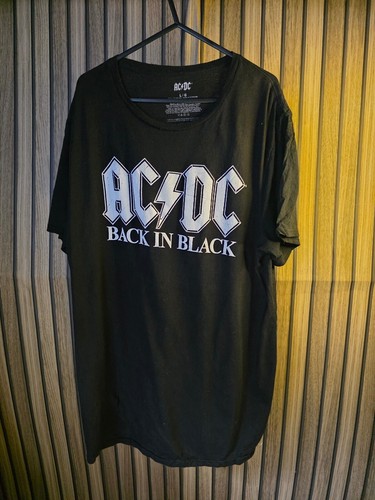 Back black graphic - in,