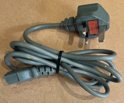 Xbox 360 official mains - xbox,