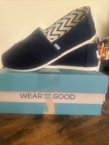 Toms canvas slip shoes - on,