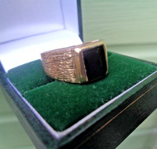 Yellow Gold Onyx Ring 9ct  RETRO Design Vintage hallmark  c1990s  Size T