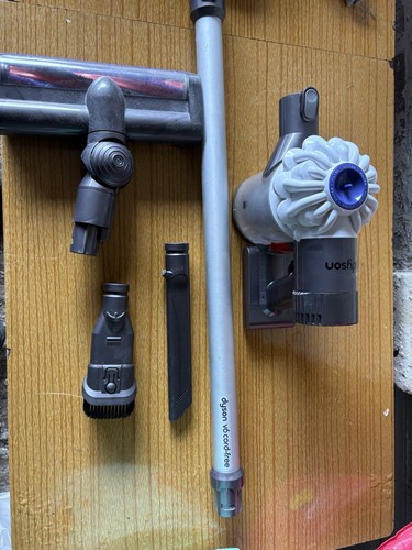 Dyson cord free vacuum - dyson, v6