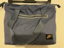 Nike Shoulder Bag With Zip Fastening. 