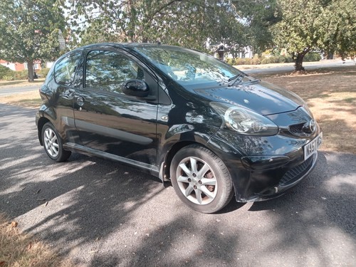 Toyota aygo litre - toyota, oct