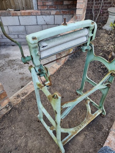 Vintage cast iron - cast,