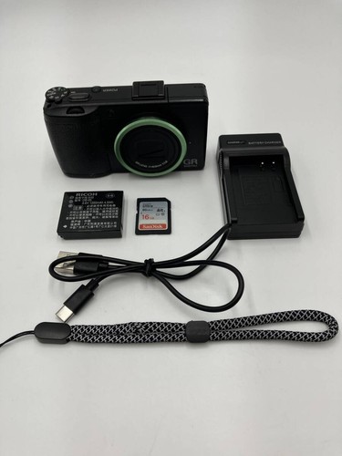 Ricoh digital iii compact - gr,