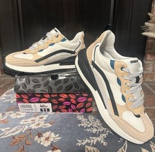 Skechers x Diane von