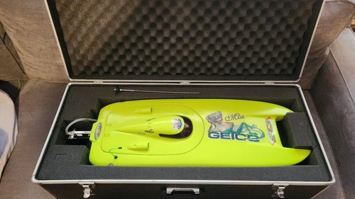 Pro boat miss - boat,