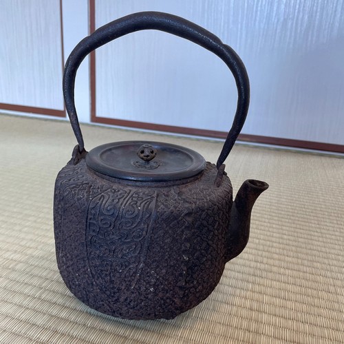 Japanese antique iron tetsubin - antique,