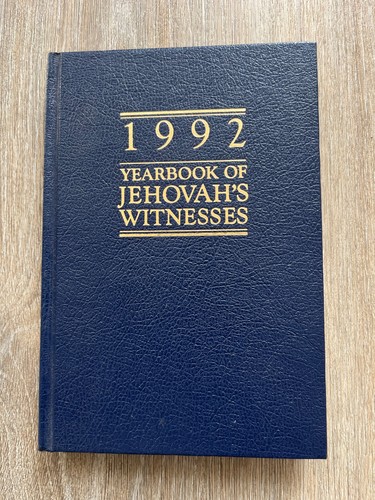 Jehovah witnesses year book - year,