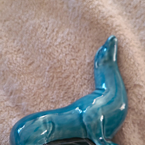 Poole pottery seal on - pottery,