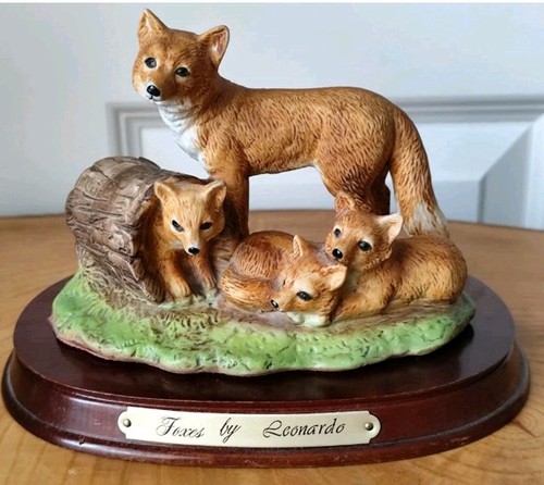 Leonardo fox family figurine - leonardo,