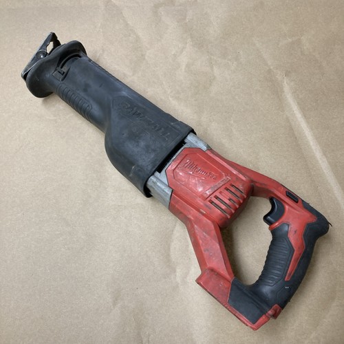 Milwaukee m18 sawzall 2621 - milwaukee,