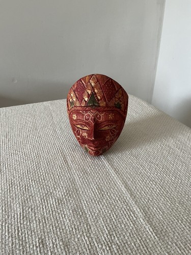 Decorative mask wall - decorative,