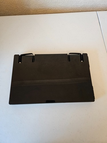 Black tri fold - tri-fold, hanging