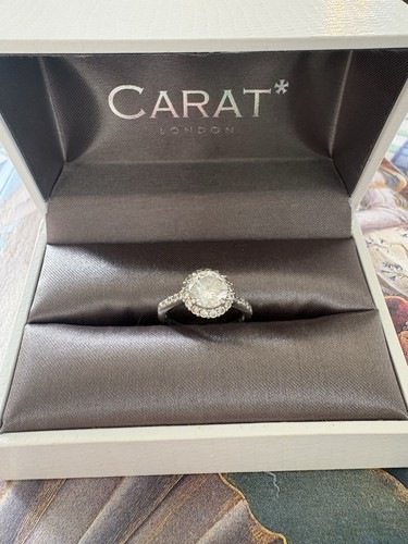 Stunning brilliant cut - , cz