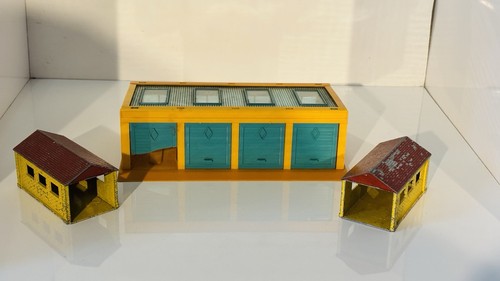 Trio diecast garages - diecast, 2