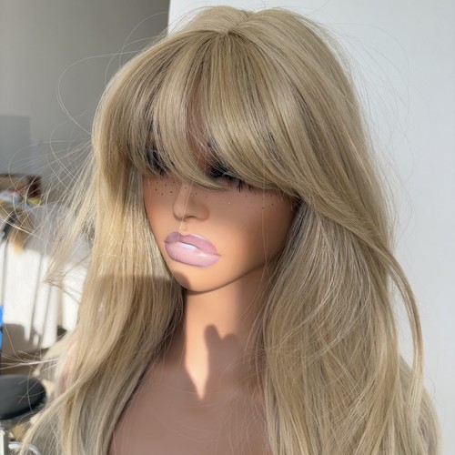 Ash blond short - blond, straight