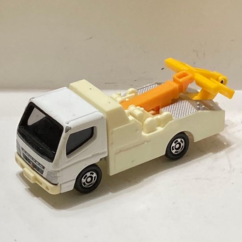 Tomica mitsubishi fuso canter - mitsubishi,