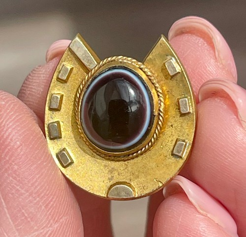 Antique gold tone - , horseshoe