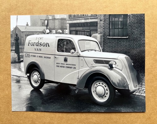 Fordson cwt van c1948 - van, press