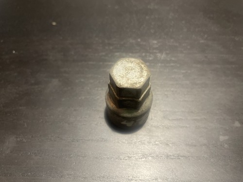 Locking wheel nuts - locking, key