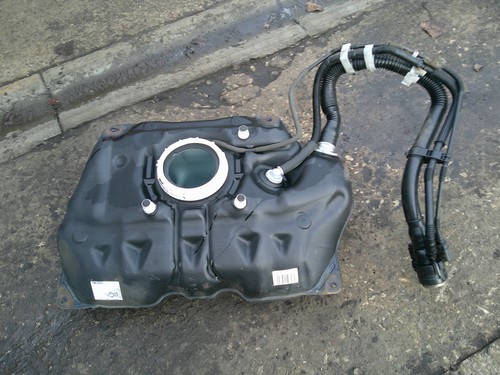 Toyota yaris vvt - fuel, tank
