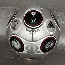 Adidas UEFA Euro Pass Gloria