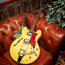  Epiphone DOT Guitar in