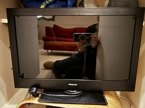 Finlux with remote - tv,