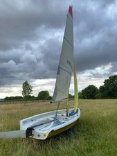 laser 2000 sailing dinghy