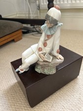 Nao lladro figurine boy with guitar/mandolin