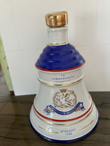 Bells empty whisky decanter - empty,