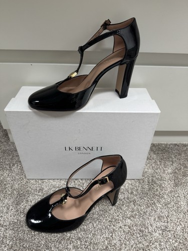 Bennett almina bar court - t,