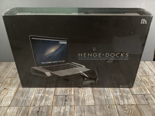 Henge docks horizontal - horizontal, docking