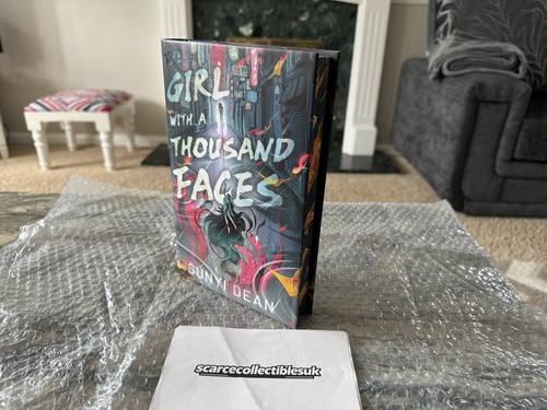 The girl with - thousand, faces