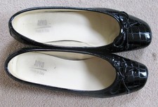 Riva brand  ladies shoes flat