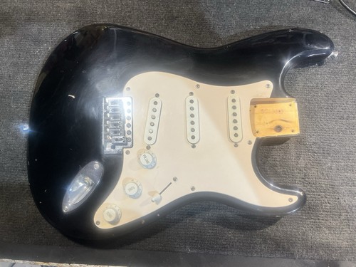 Squier fender bullet - by,
