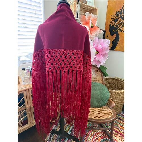 Vintage crimson macrame - crimson, fringe