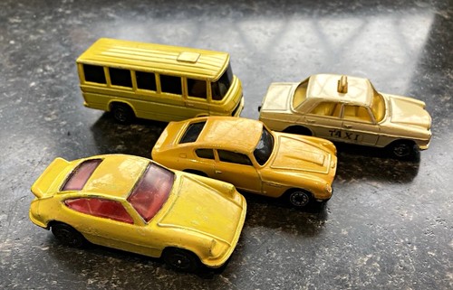Lot corgi diecast - of, yellow
