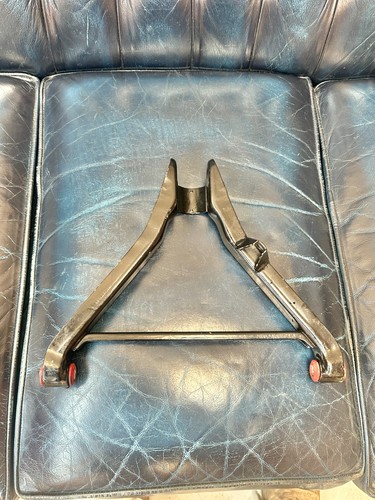 Lower suspension wishbone - lh,