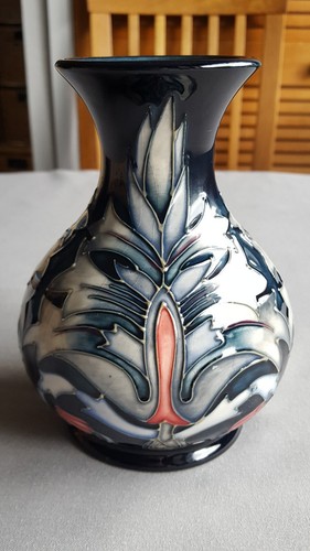 Moorcroft pottery snakeshead - pottery,