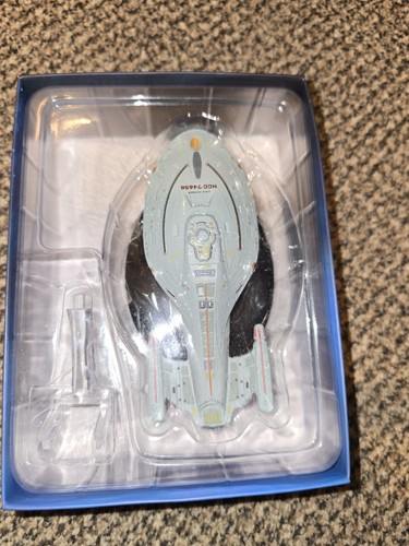 Star trek uss voyager - star,